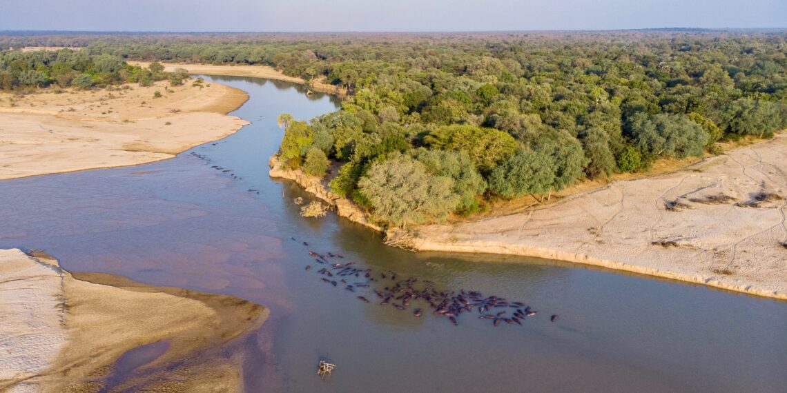 Wandelsafaris South en North Luangwa NP,Zambia,Takwela Camp sundowner point hippo pod