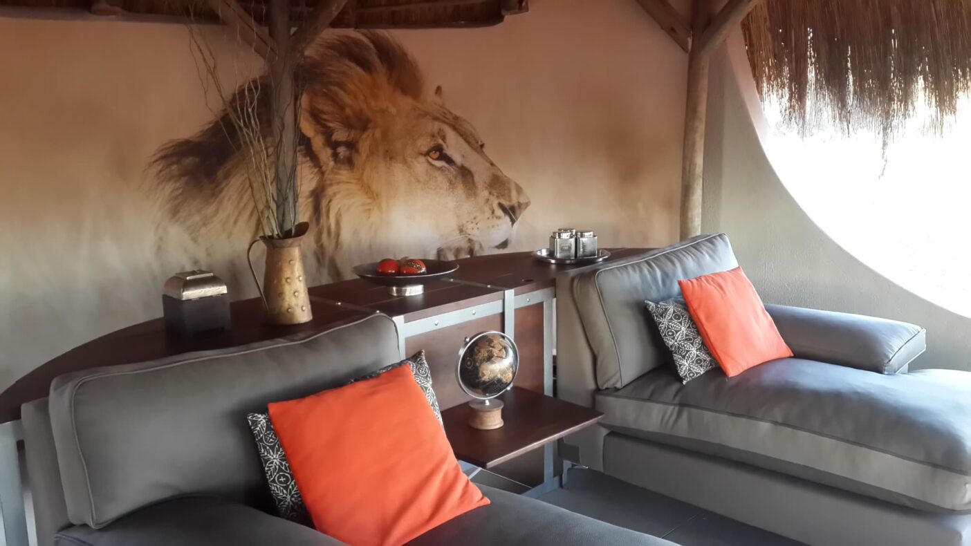 Okonjima Lodge,Namibië,Luxury Bush Camp,loungen