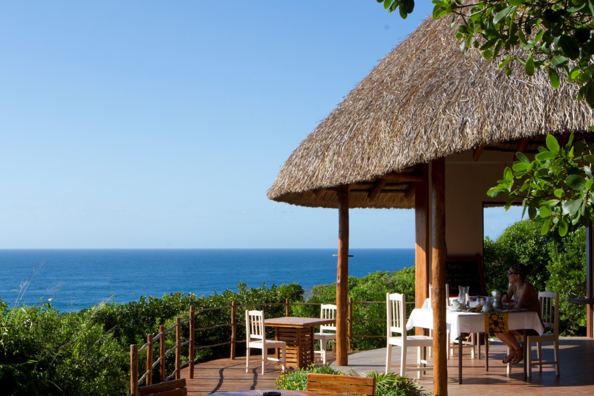 Dines de Dovela,Mozambique,ontbijt met uitzicht op zee