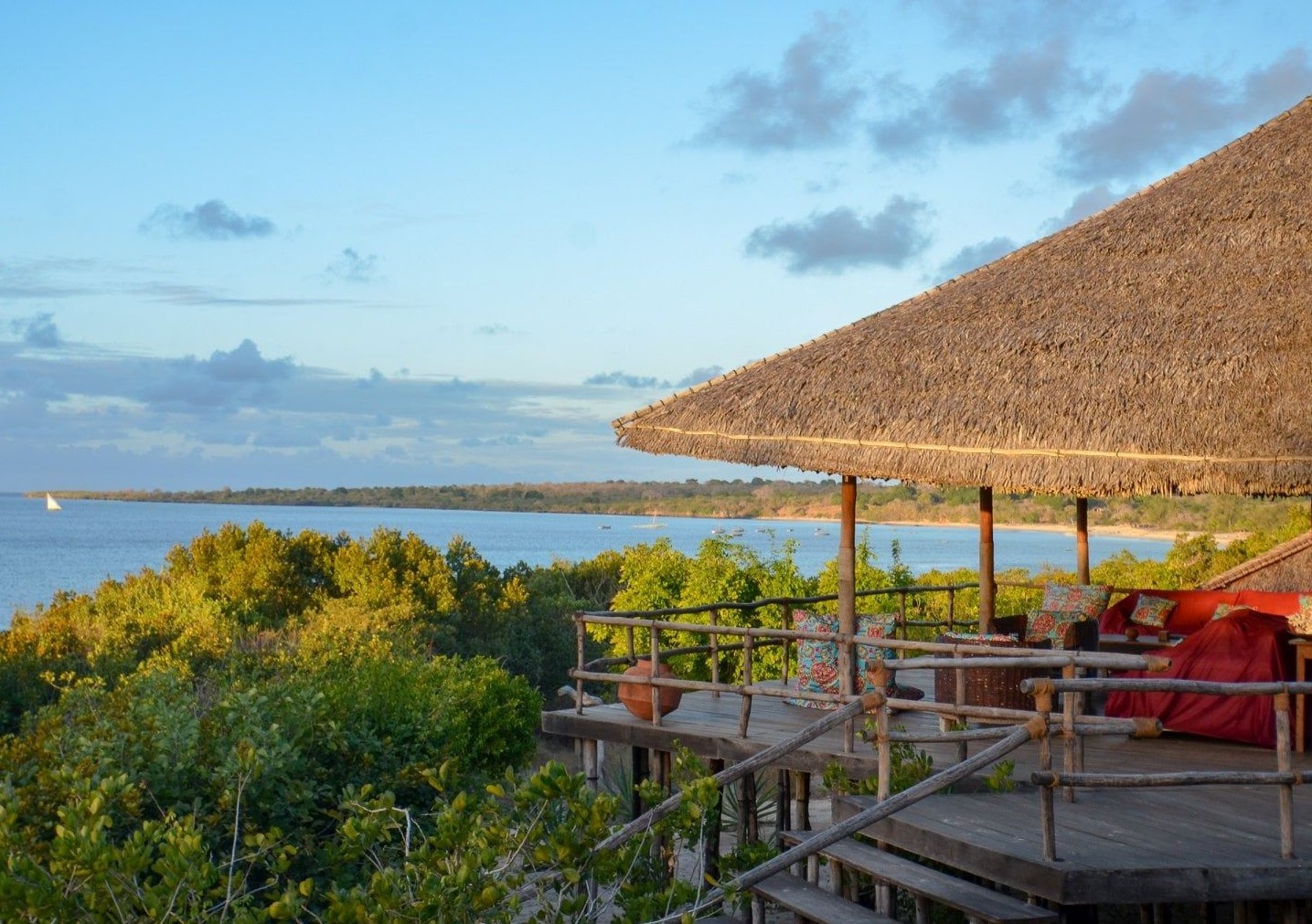Nuarro Beach Lodge, Mozambique, restaurant with a view