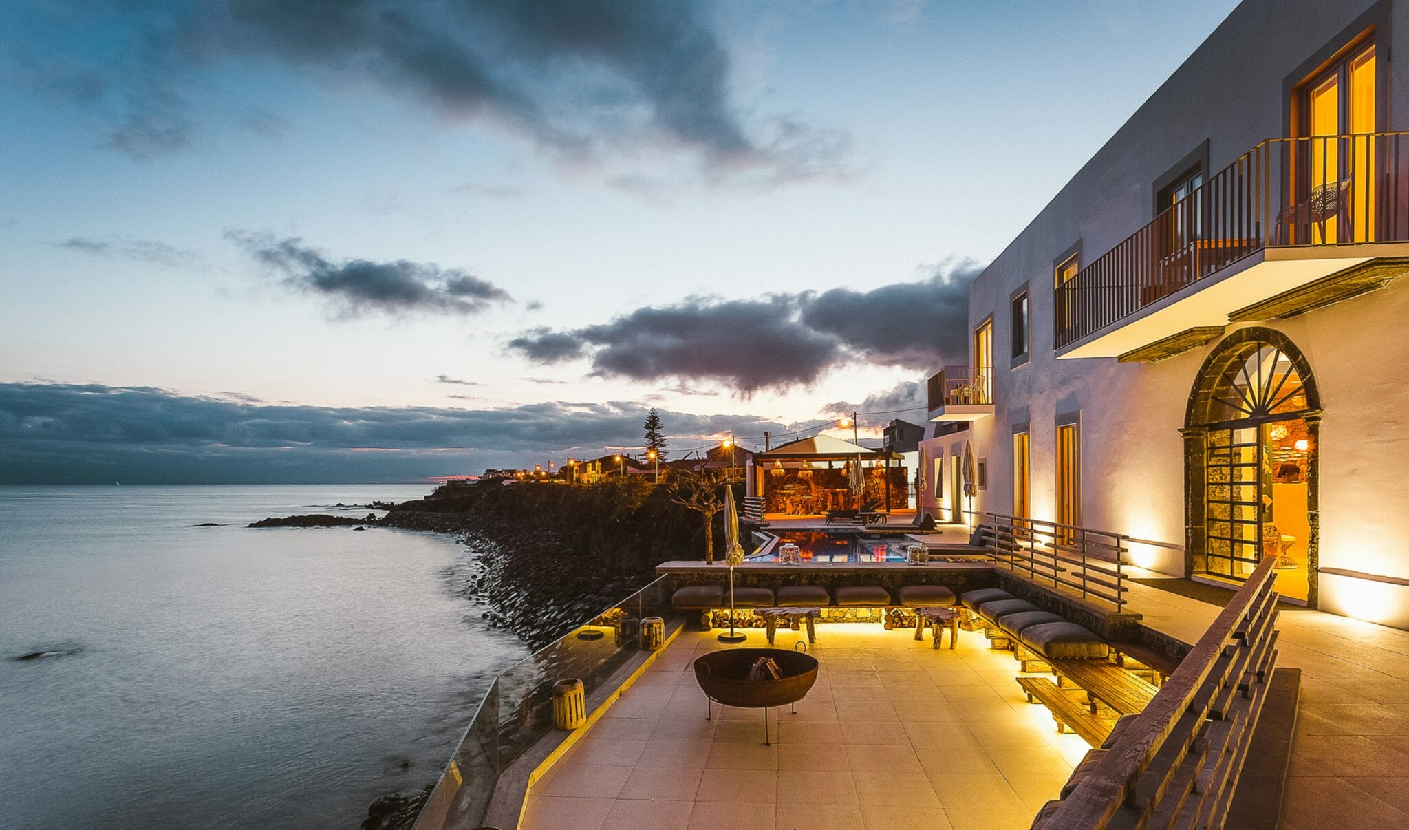 White Exclusive Suites & Villas