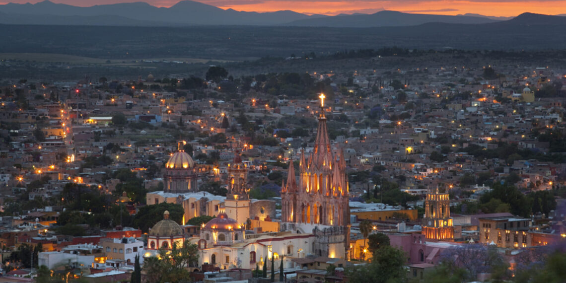 Per huurauto langs koloniale steden en strand
