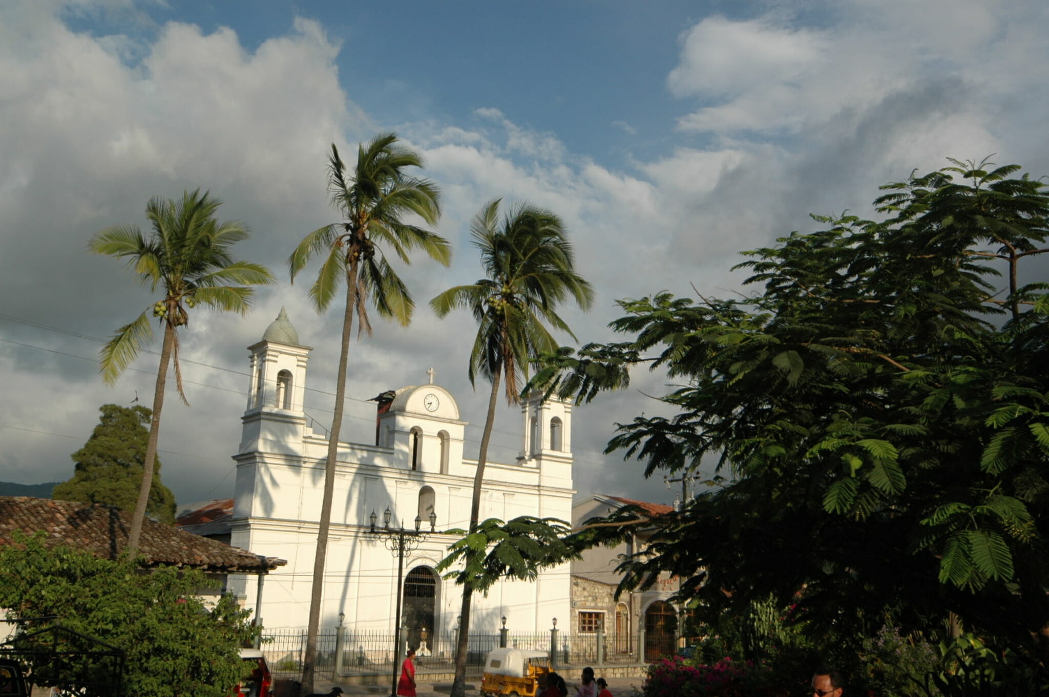 Round trip unknown Central America