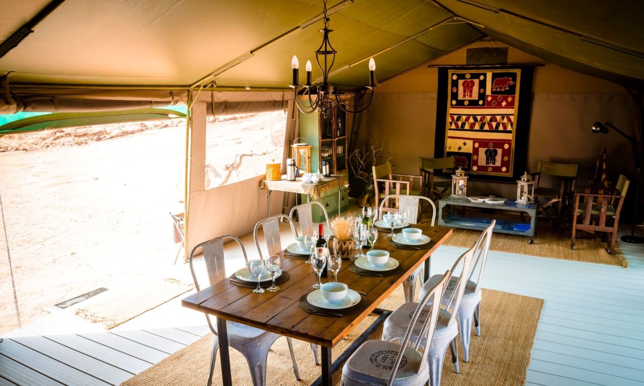 Ozondjou Trails Camp,Namibië,eettafel