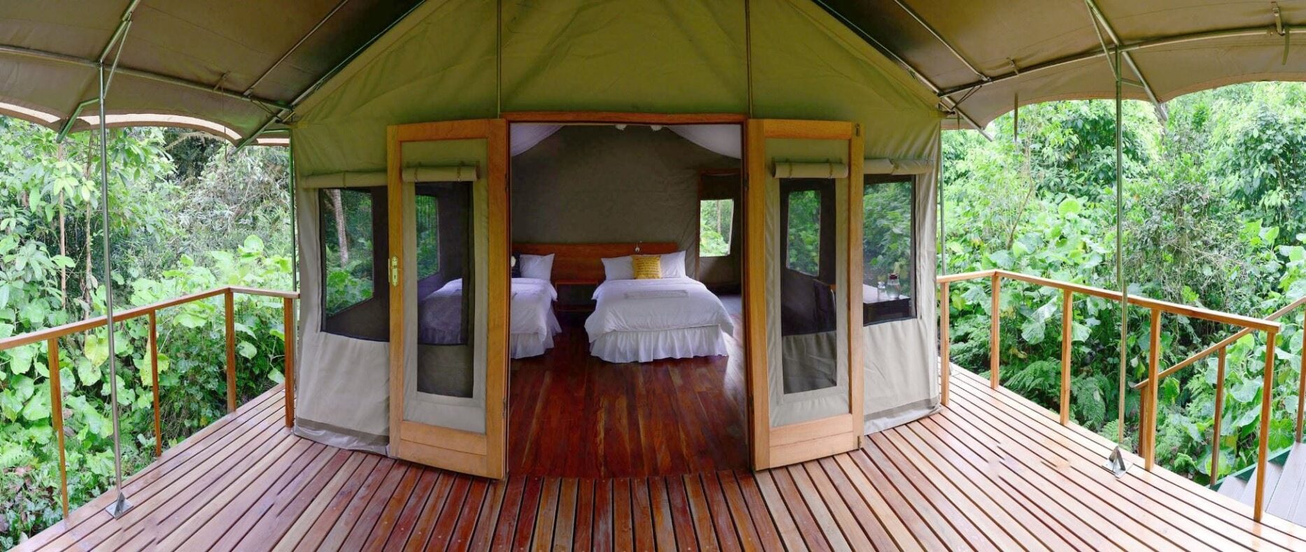 Scalesia Lodge,Galapagos,buitenkant tent