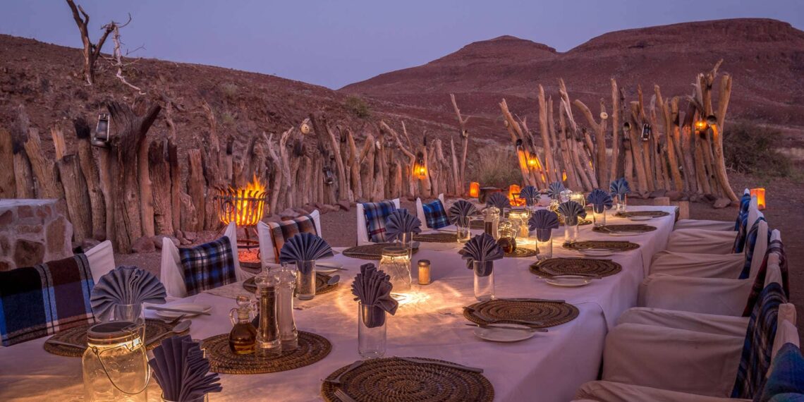 Wilderness Safaris.Damaraland Camp,diner met uitzicht