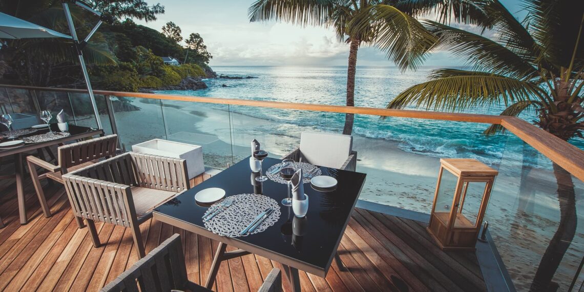 Carana Beach Hotel,Seychellen,dineren aan het strand