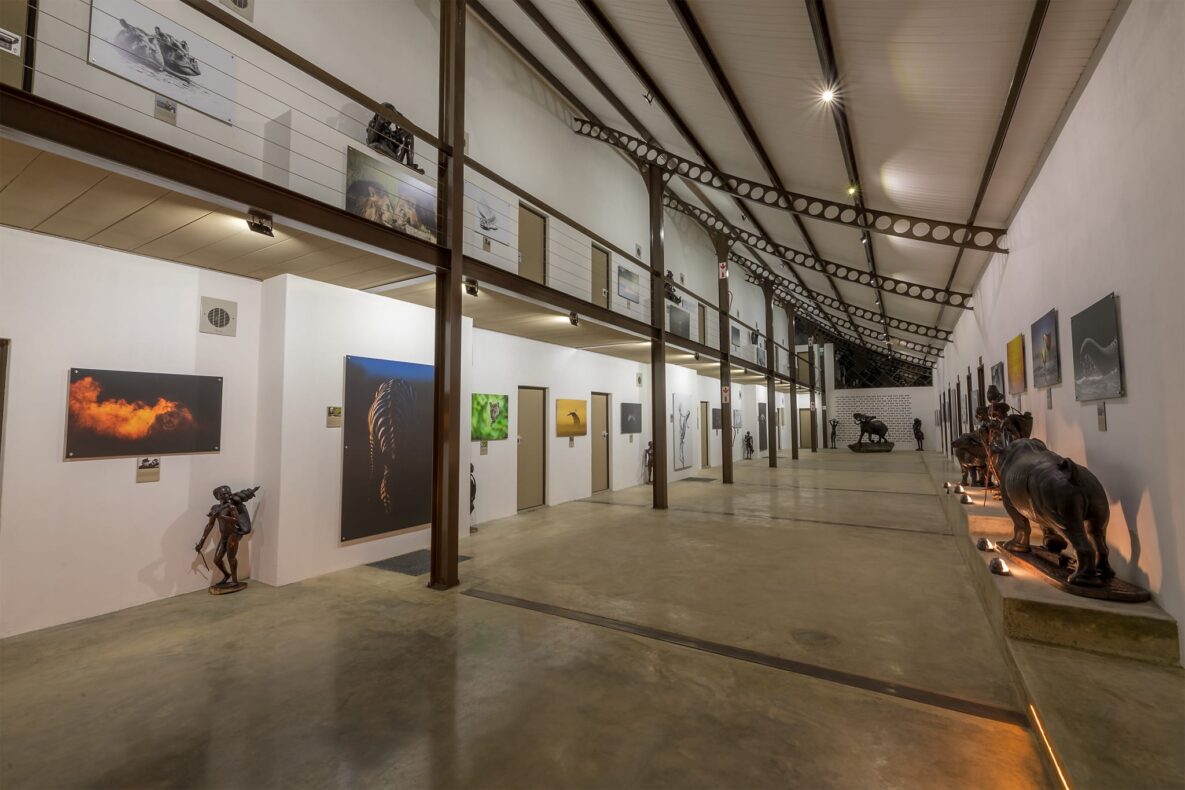 Pangolin Chobe Hotel, Botswana, walkways with statues