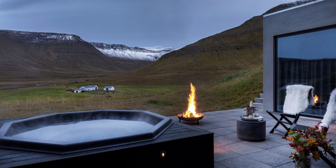 Kleif Farm,IJsland,hot tub met uitzicht