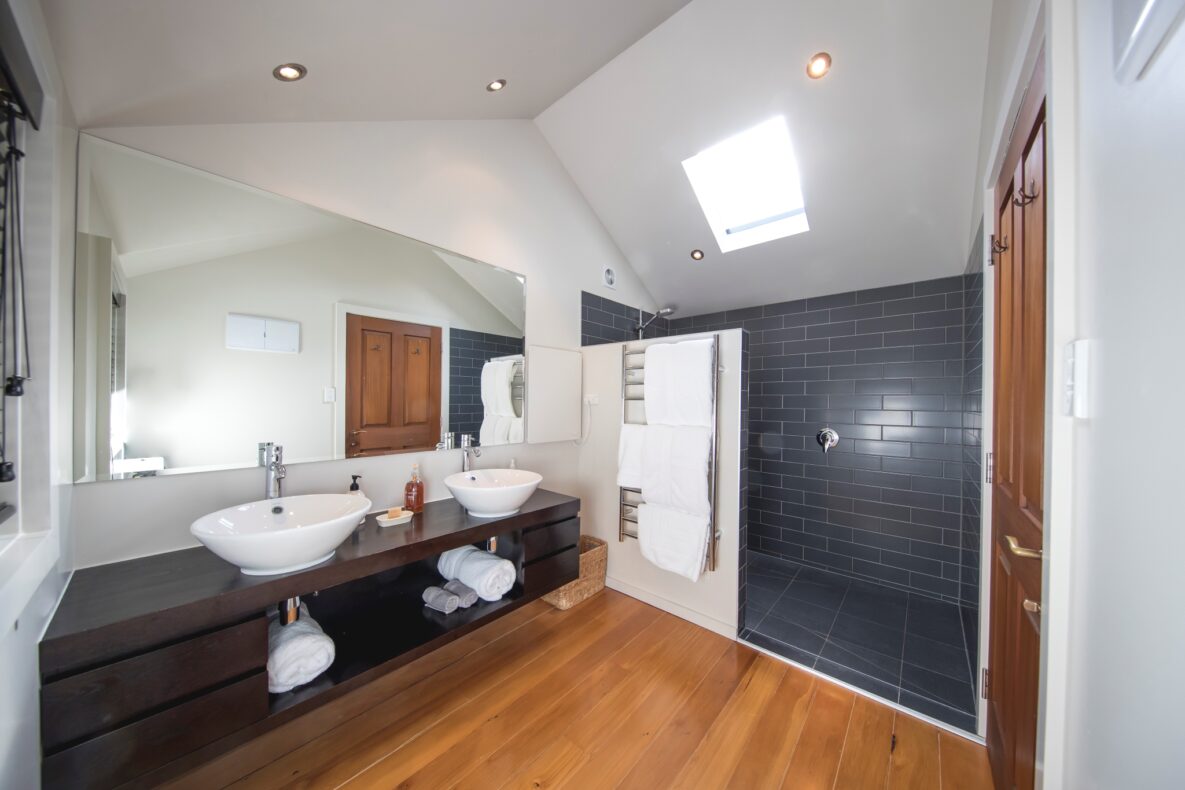 Minaret Station Alpine Lodge,New Zealand,bathroom