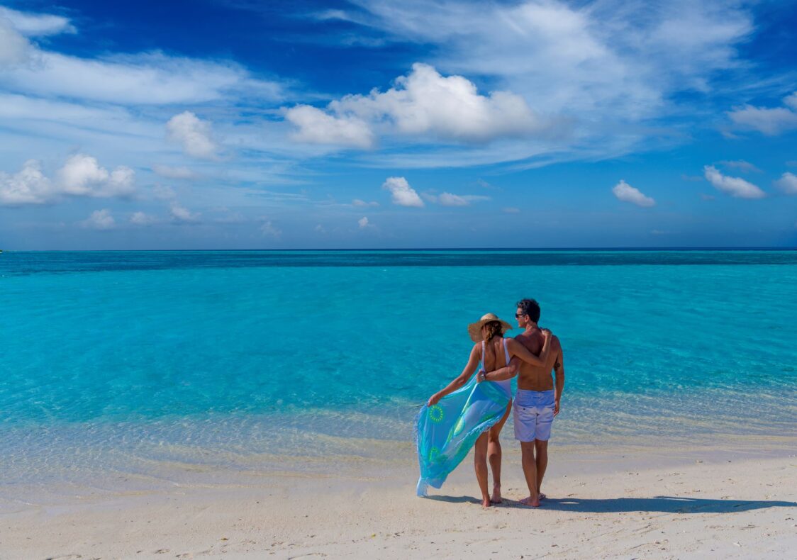 Klantervaring Vivian en Erik,Malediven,Cocoon Maldives koppel aan strand