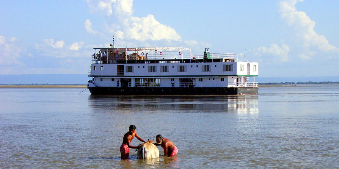 ABN Sukapha - cruises Brahmaputra