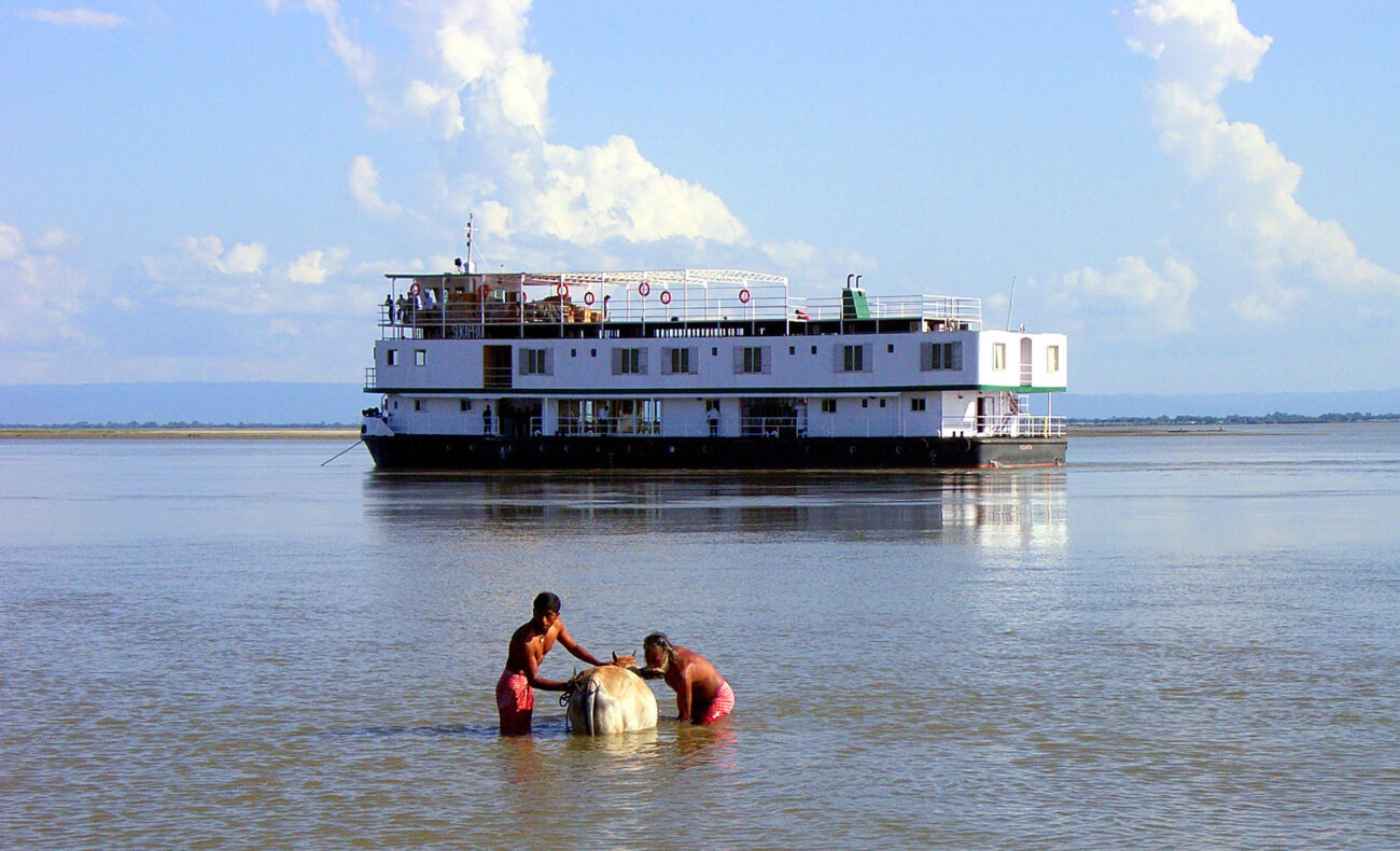 ABN Sukapha - cruises Brahmaputra