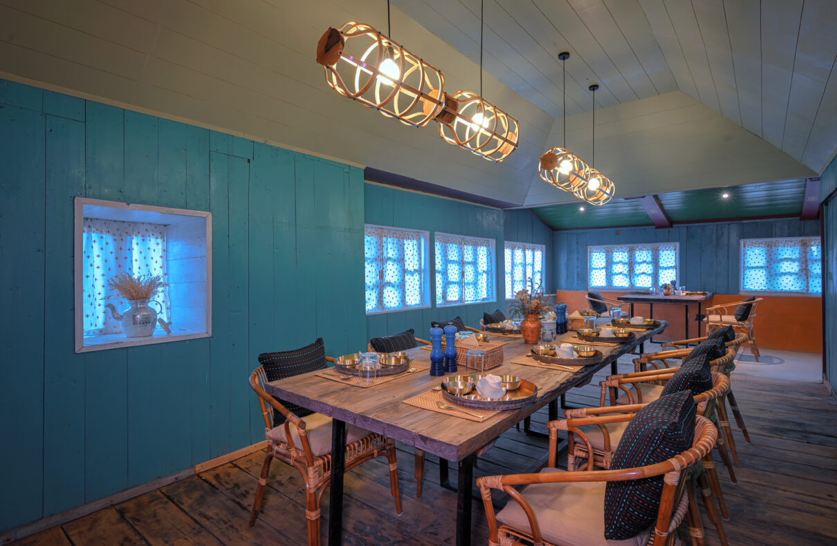 Red Panda Outpost,India,eetzaal