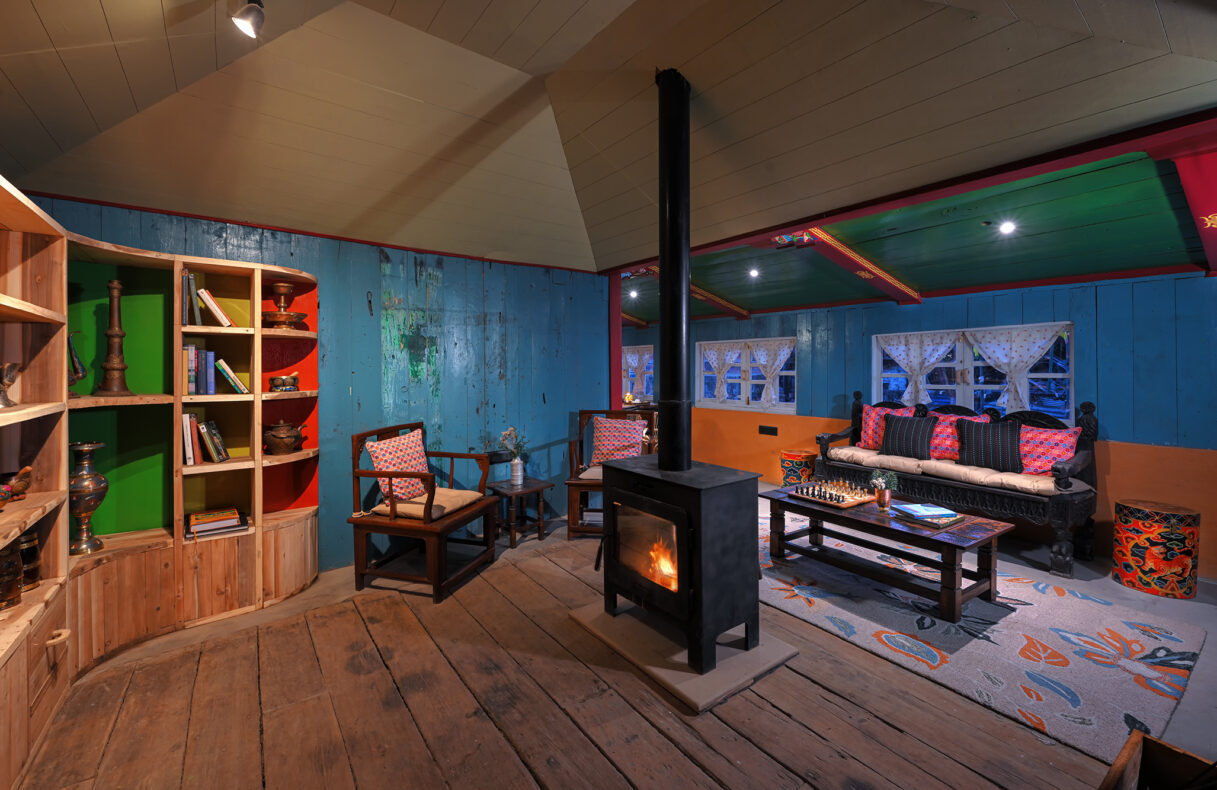 Red Panda Outpost,India,zitruimte