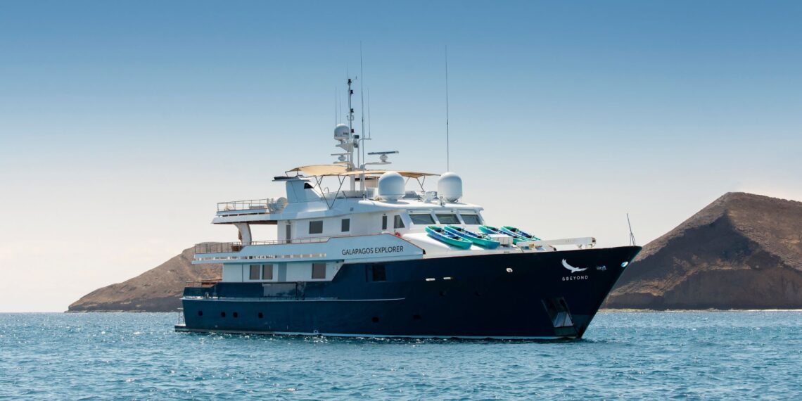 &Beyond Galapagos Explorer,Galapagos,schip exterieur