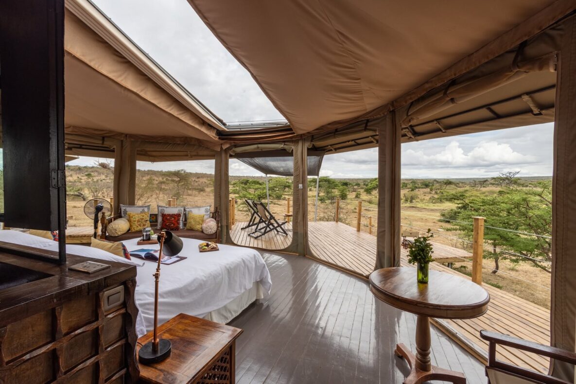 Saruni Leopard Hill,Kenia,interieur tent met uitzicht